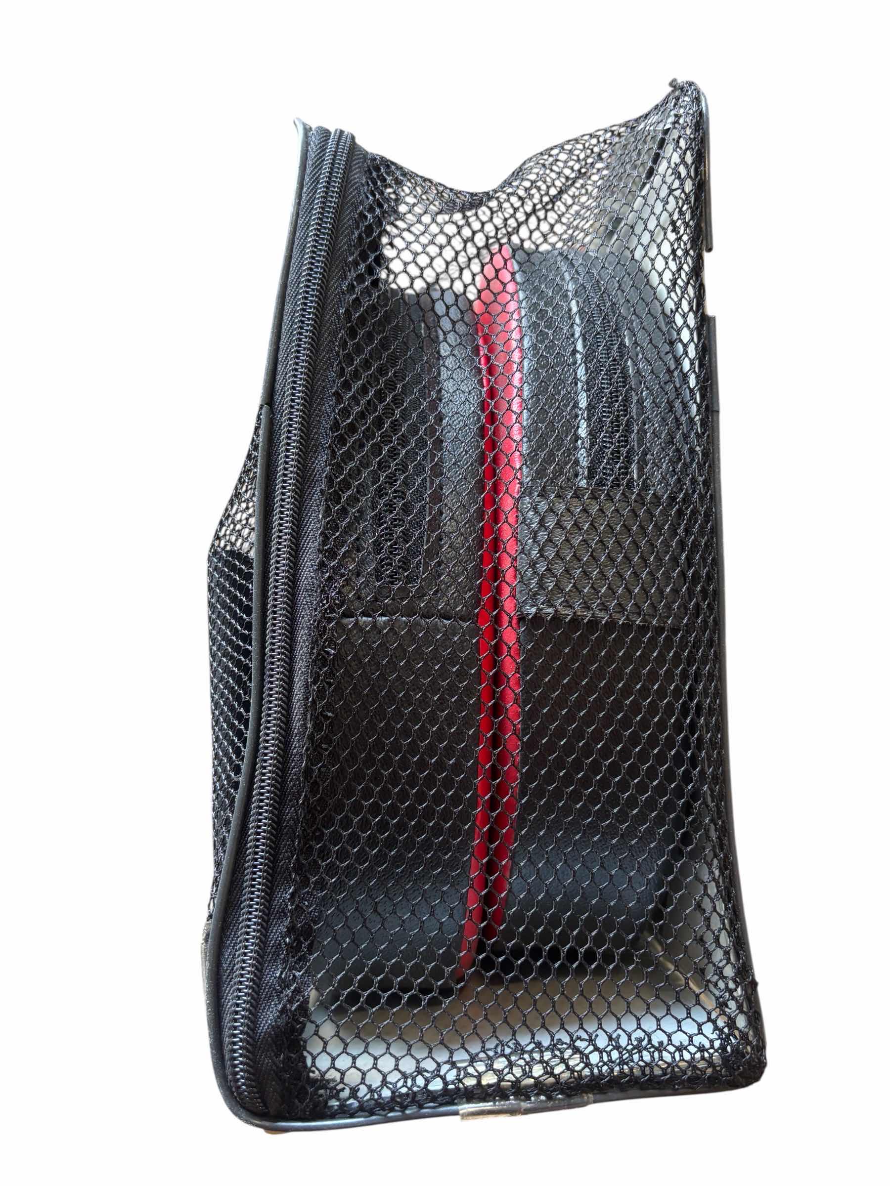 Photo 1 of EVERLAST TRAINING PUNCH MITTS 2PC