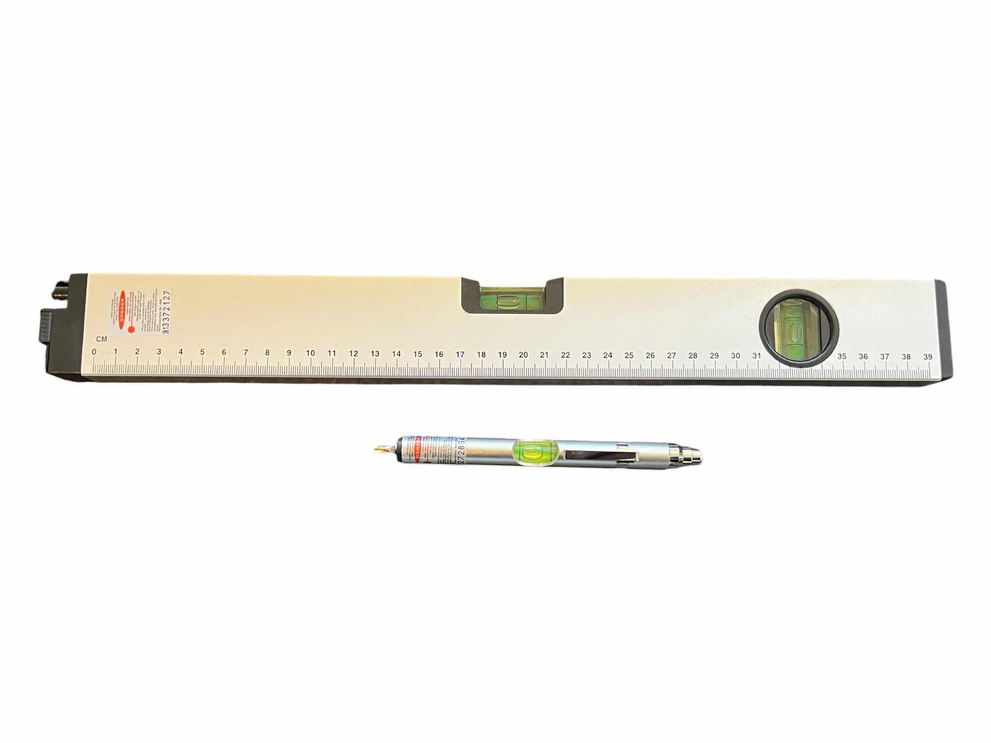 Photo 1 of LASER PRO LASER TOOL KIT CL2062XL W CASE