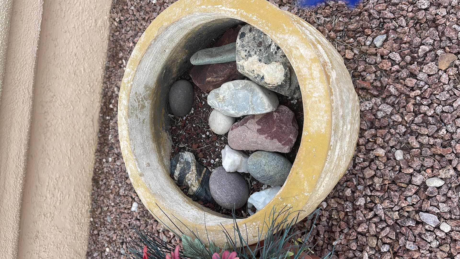 Photo 1 of 3 PC OUTDOOR PLANTER SET H15”