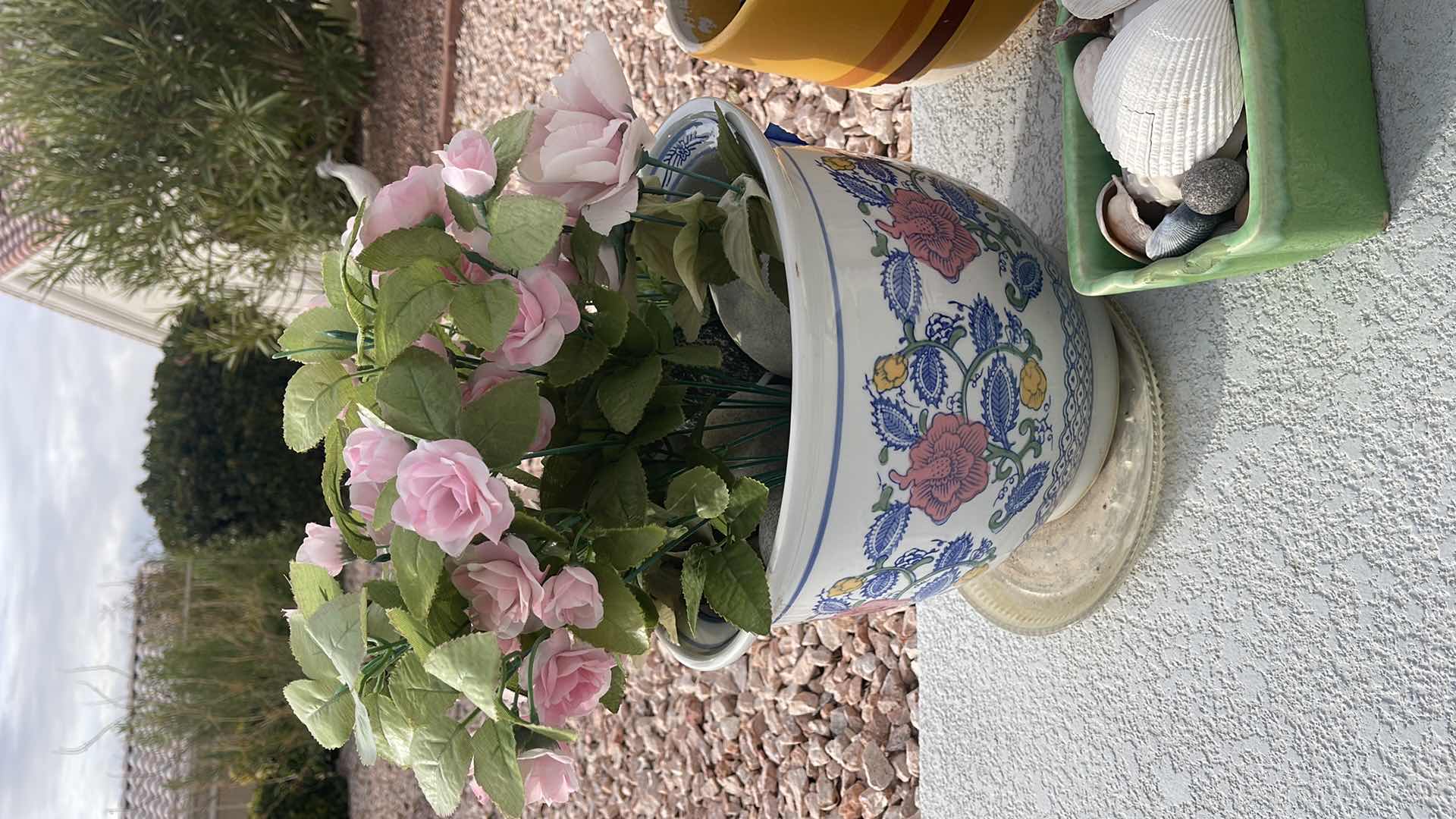 Photo 1 of 5 PC OUTDOOR PLANTERS H18”