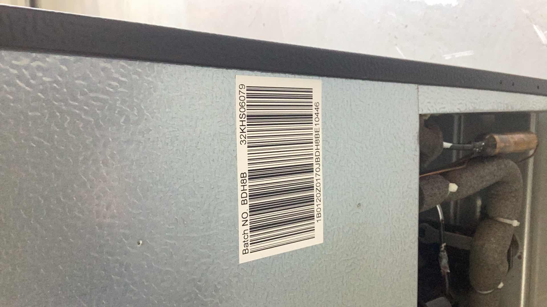 Photo 1 of HISENSE REFRIGERATOR 20” H 32”