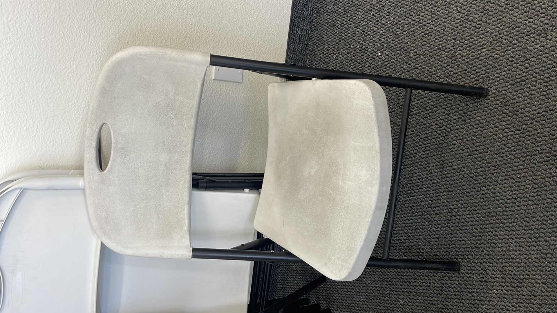 Photo 1 of 5 METAL BASE FOLDING CHAIRS W PLASTIC SEAT (USED)