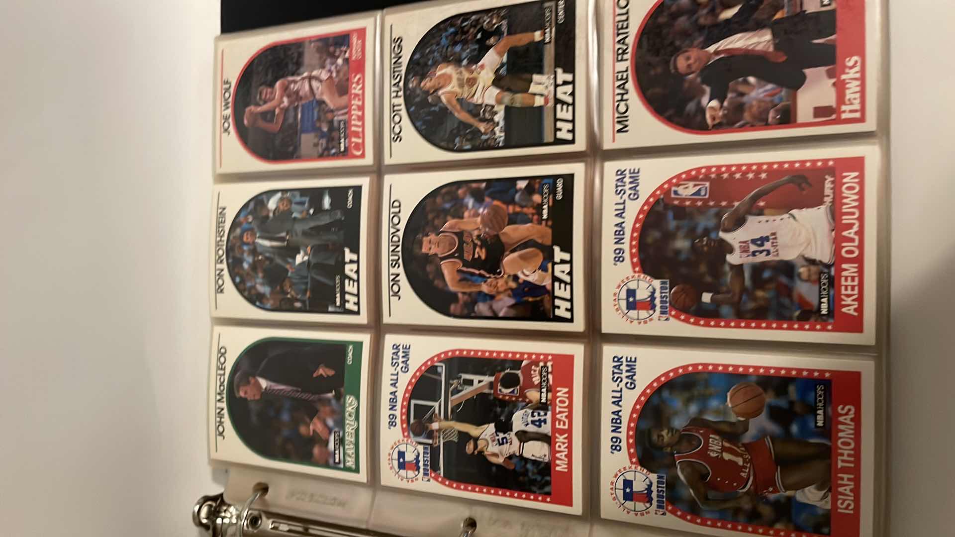 Photo 1 of 1989 NBA HOOPS CARDS W BINDER