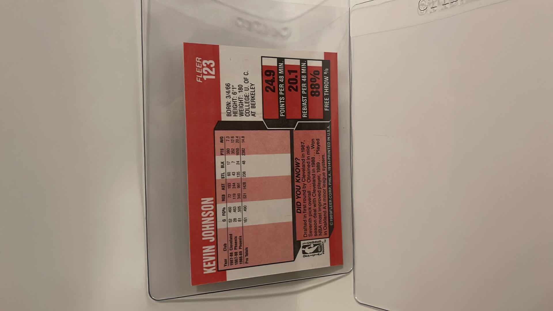 Photo 1 of 1989 KEVIN JOHNSON FLEER ROOKIE CARD 123