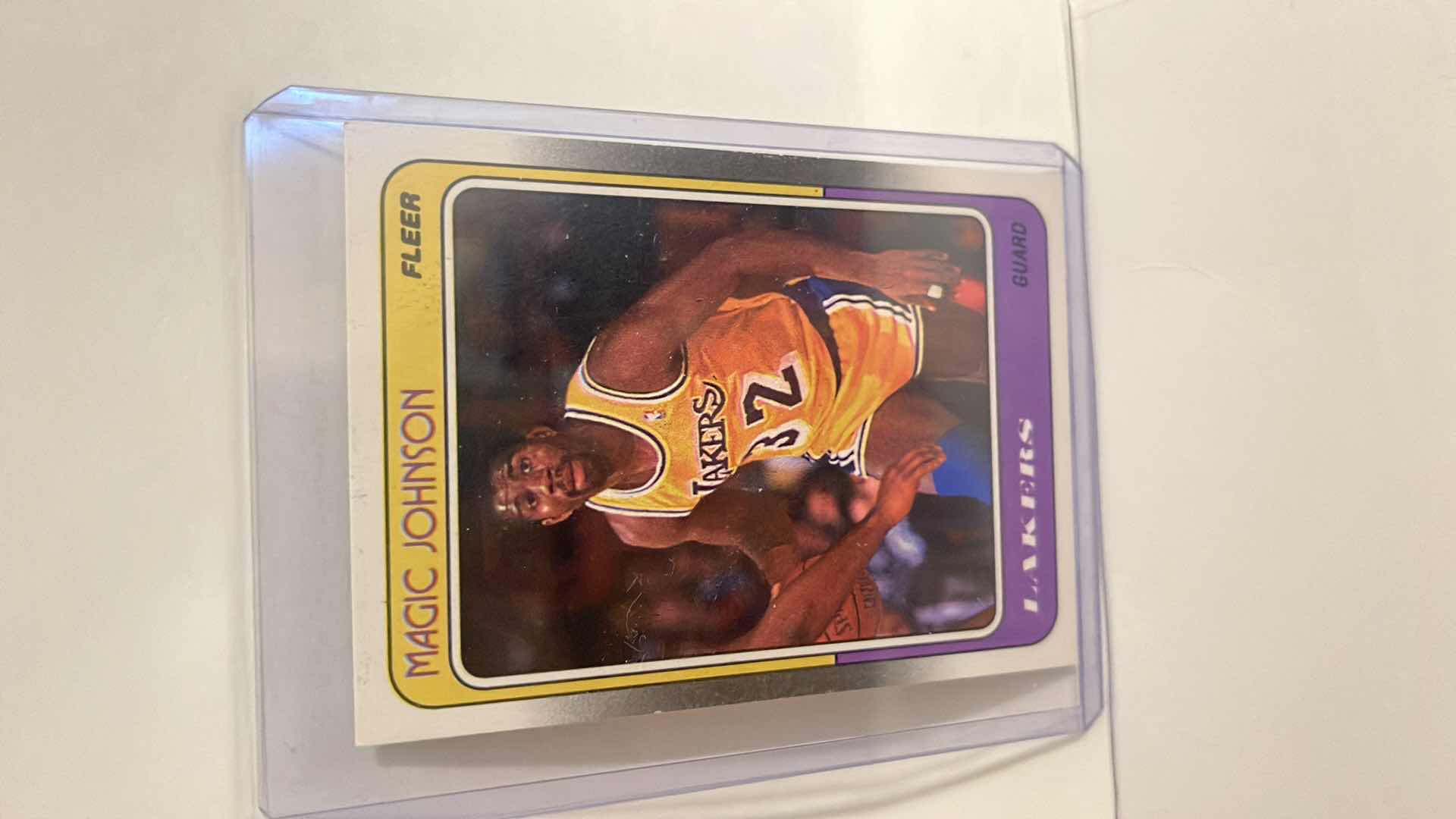 Photo 1 of 1988 MAGIC JOHNSON FLEER CARD 67