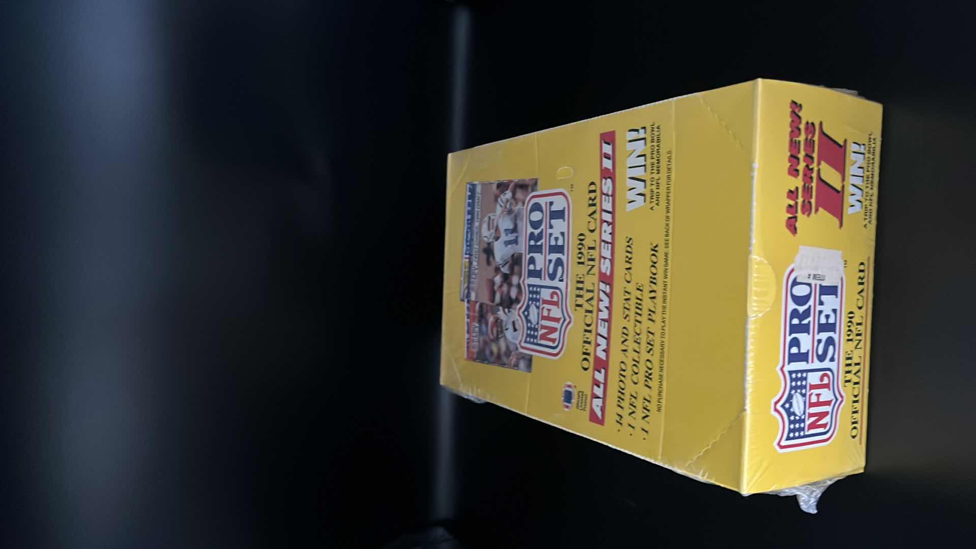 Photo 1 of NFL PRO SET 1990 OFFICIAL NFL CARD COLLECTOR PLAYBOOK