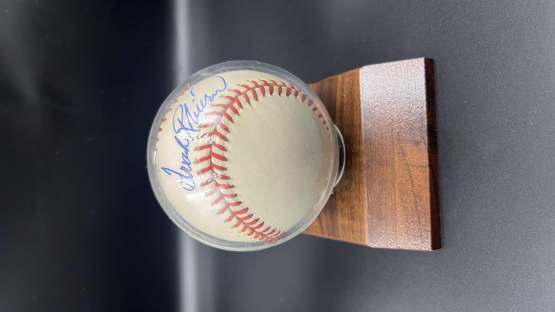 Photo 3 of FRANK ROBINSON AUTOGRAPHED BASEBALL