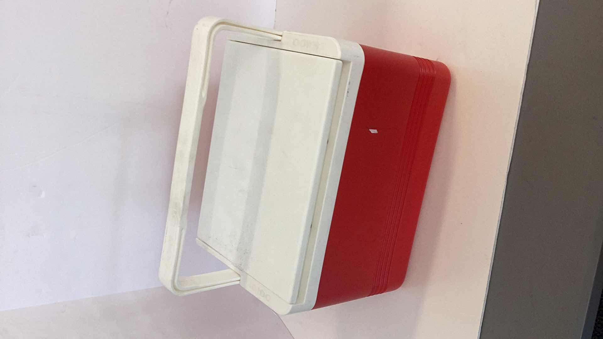 Photo 1 of IGLOO 12 QUART COOLER