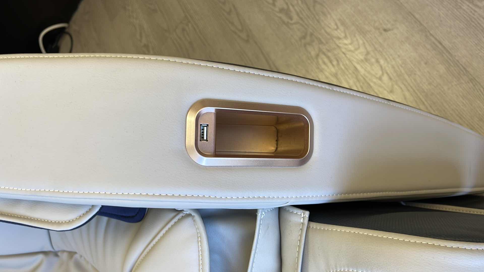 Photo 1 of IV RELIFE LUXURY MASSAGE CHAIR (OPEN BOX)