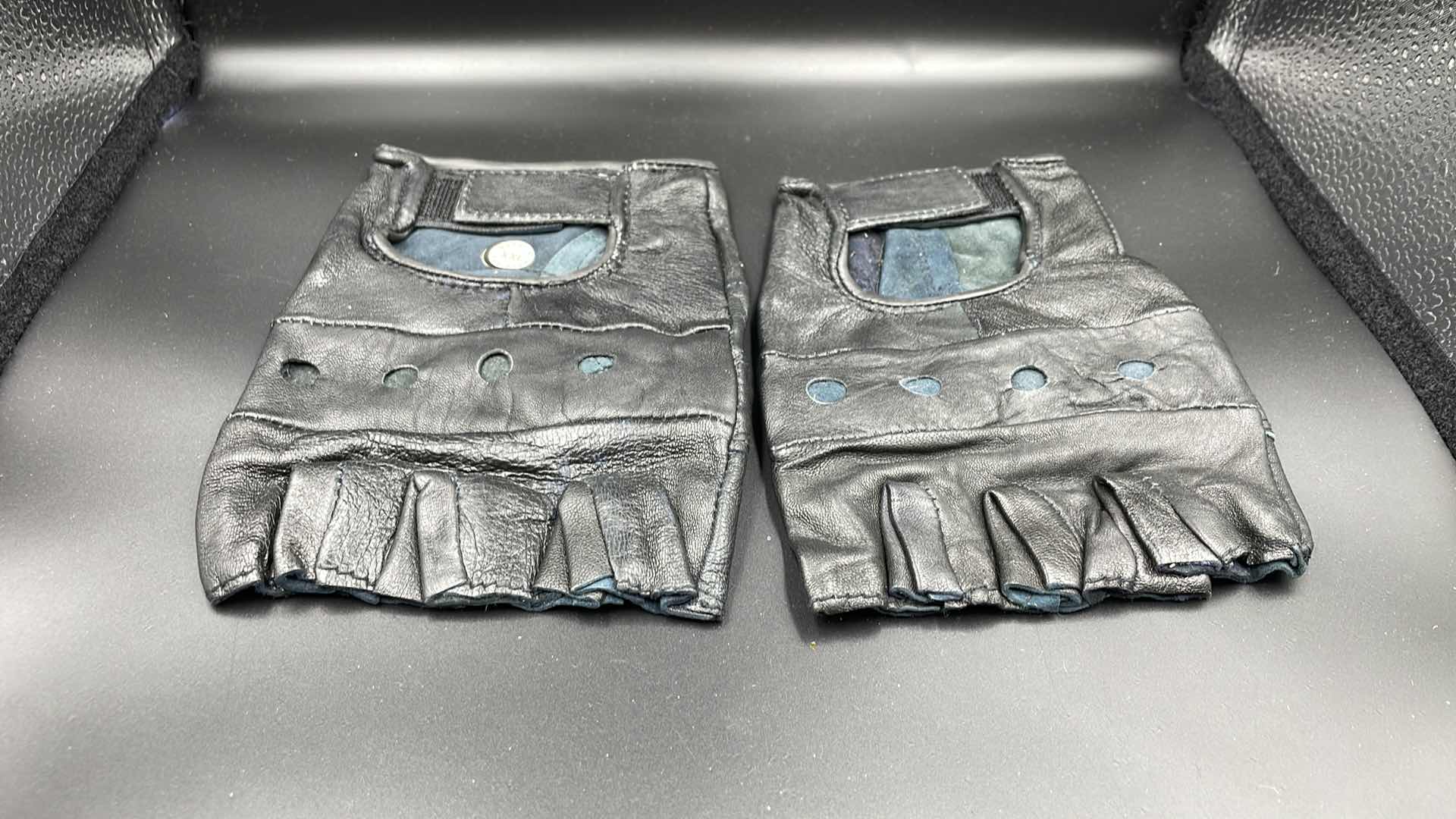 Photo 1 of XXL BIKE AND FITNESS LEATHER GLOVES