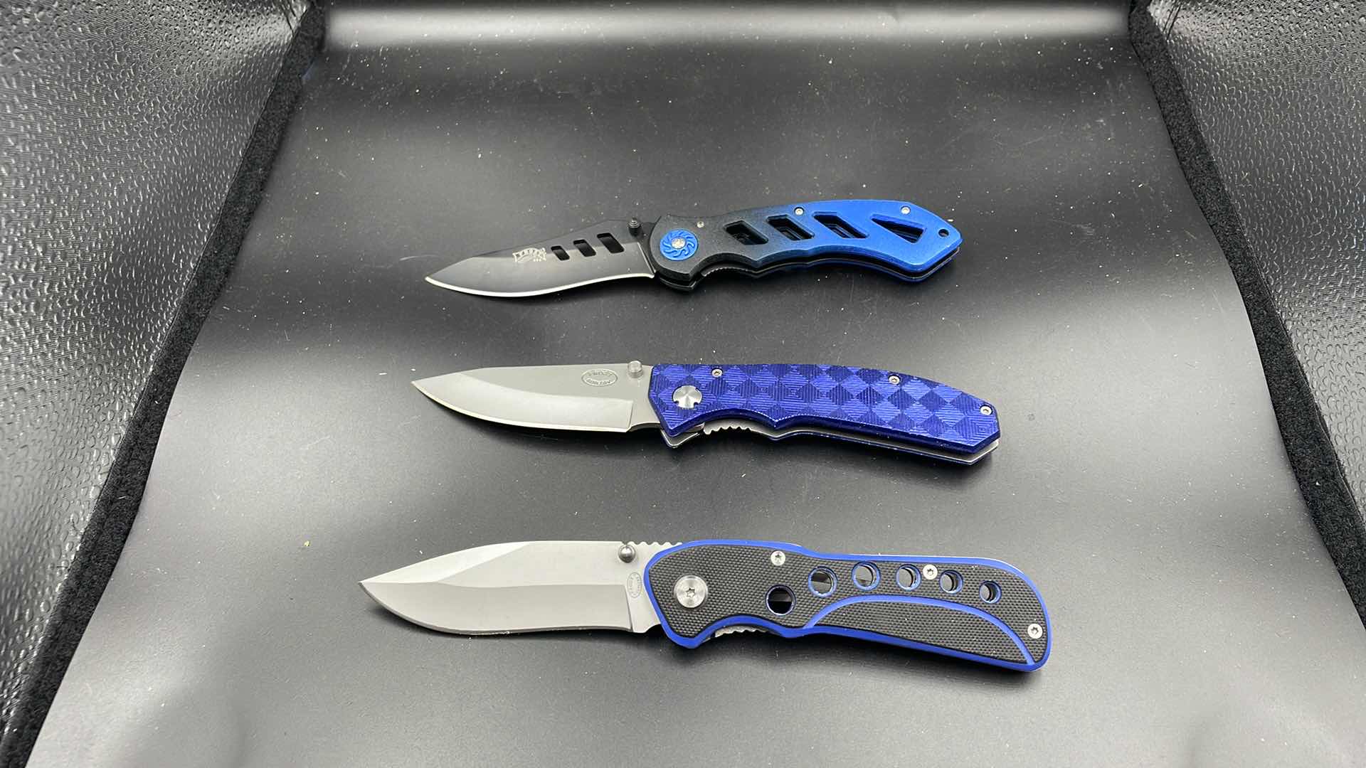 Photo 1 of FROST CUTLERY 3 PC POCKET KNIFE SET