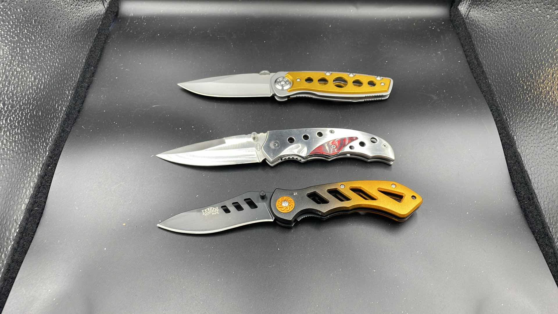 Photo 1 of FROST CUTLERY 3 PC POCKET KNIFE SET