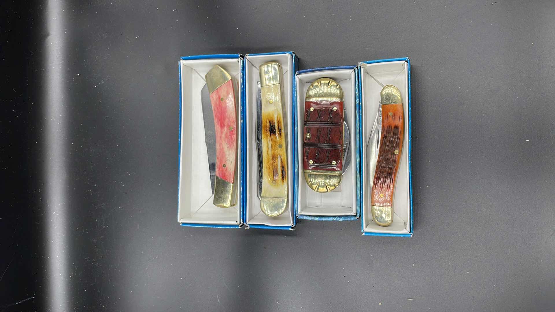 Photo 1 of FROST CUTLERY 4 PC POCKET KNIFE SET