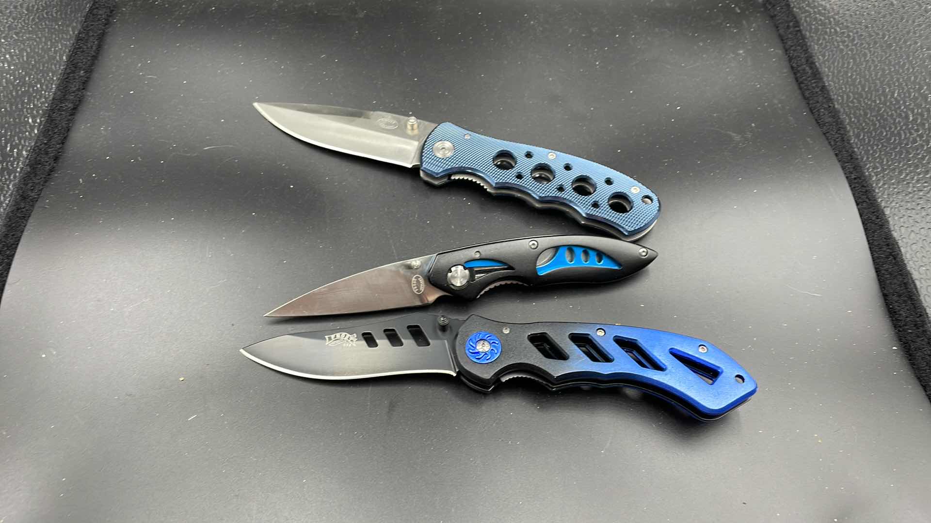 Photo 1 of FROST CUTLERY 3 PC POCKET KNIFE SET