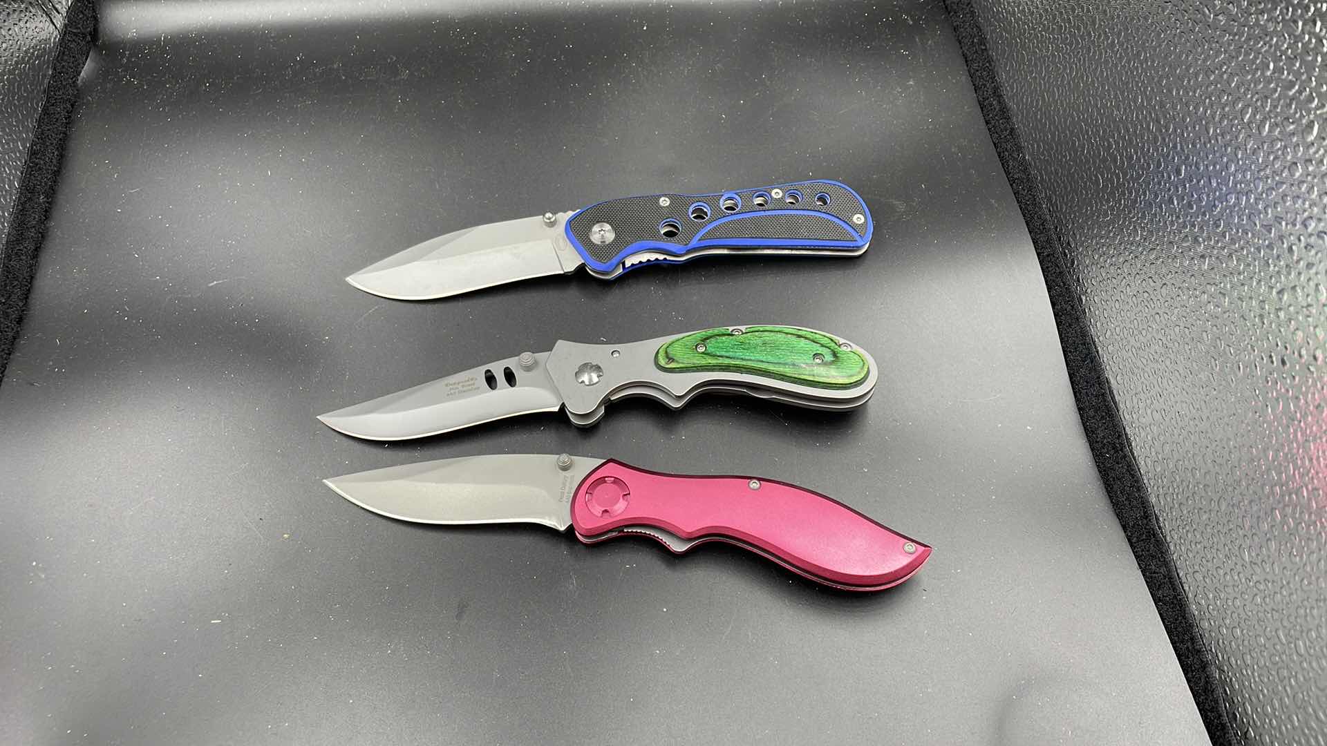 Photo 1 of FROST CUTLERY 3 PC POCKET KNIFE SET