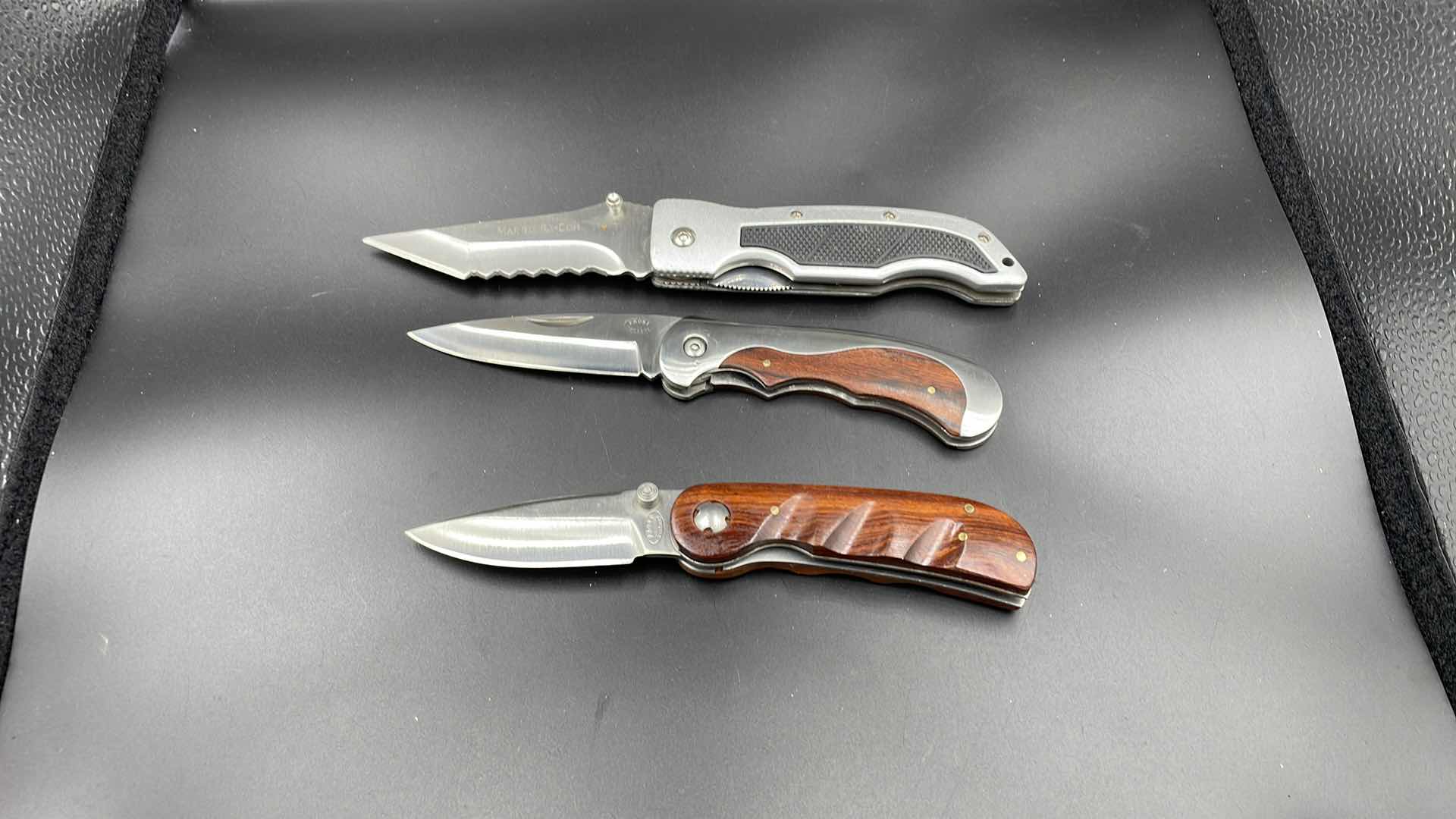 Photo 1 of FROST CUTLERY 3 PC POCKET KNIFE SET