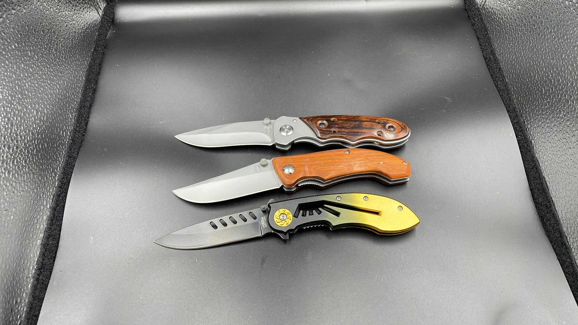 Photo 1 of FROST CUTLERY 3 PC POCKET KNIFE SET