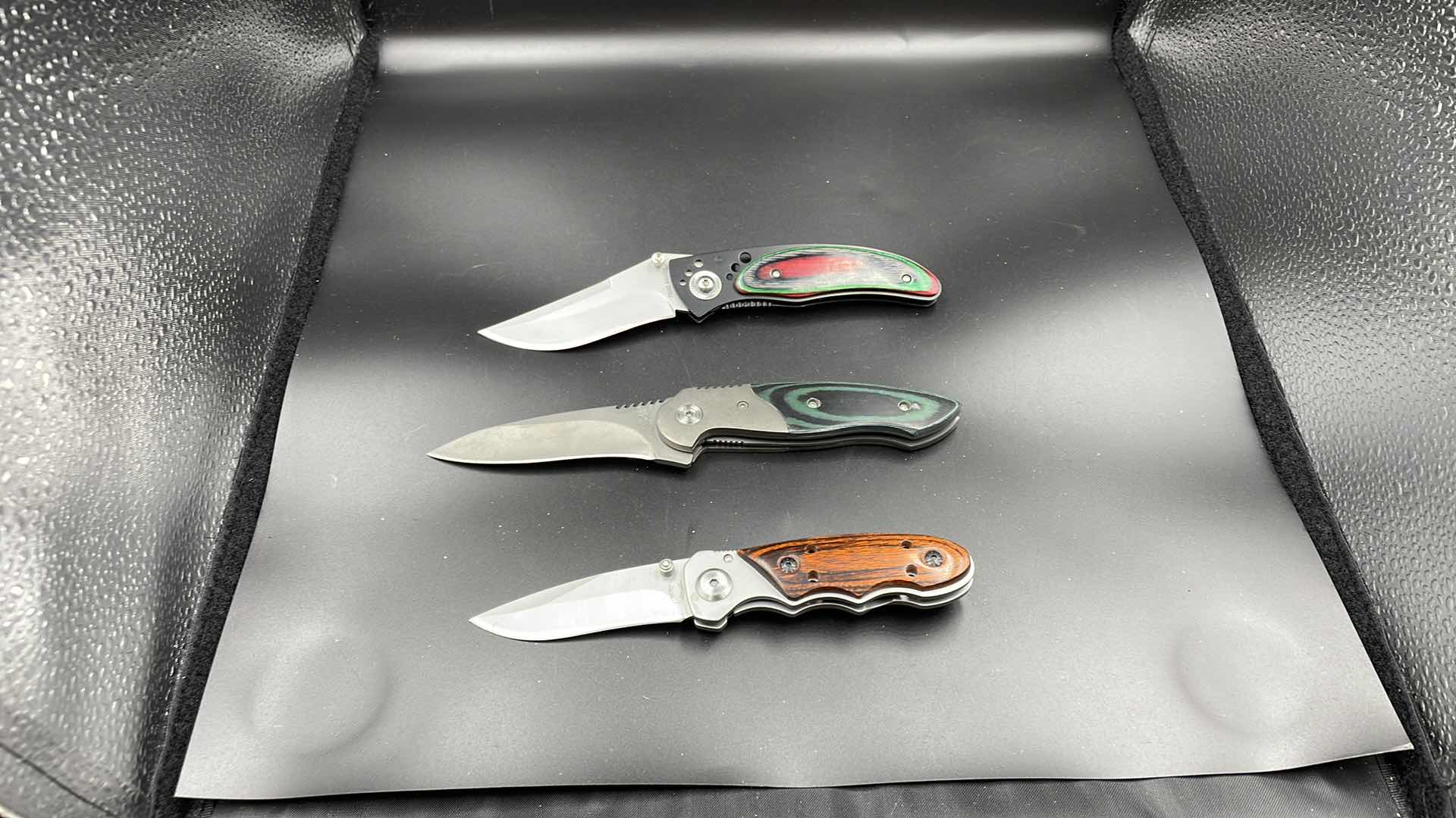 Photo 1 of FROST CUTLERY 3 PC POCKET KNIFE SET