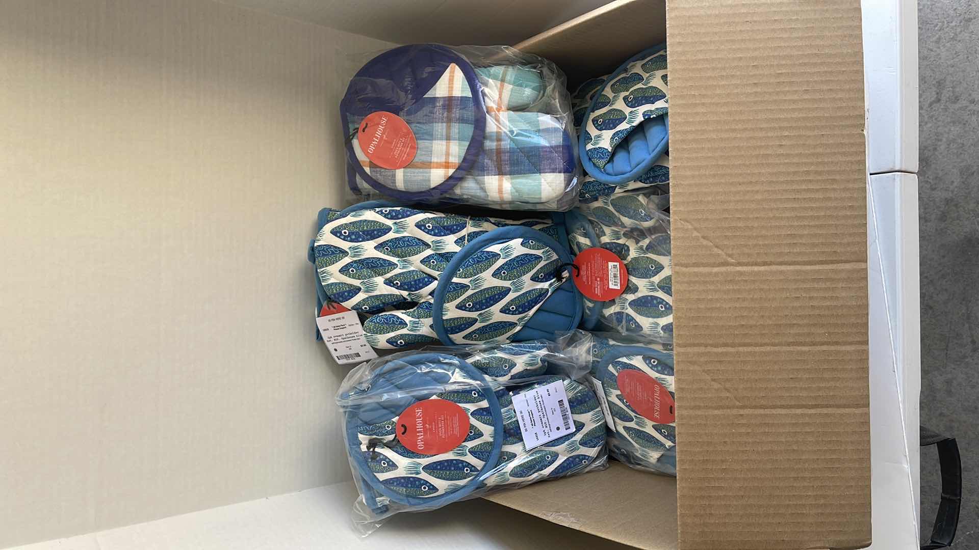 Photo 1 of BOX OF OPALHOUSE OVEN MITTS & POTHOLDERS