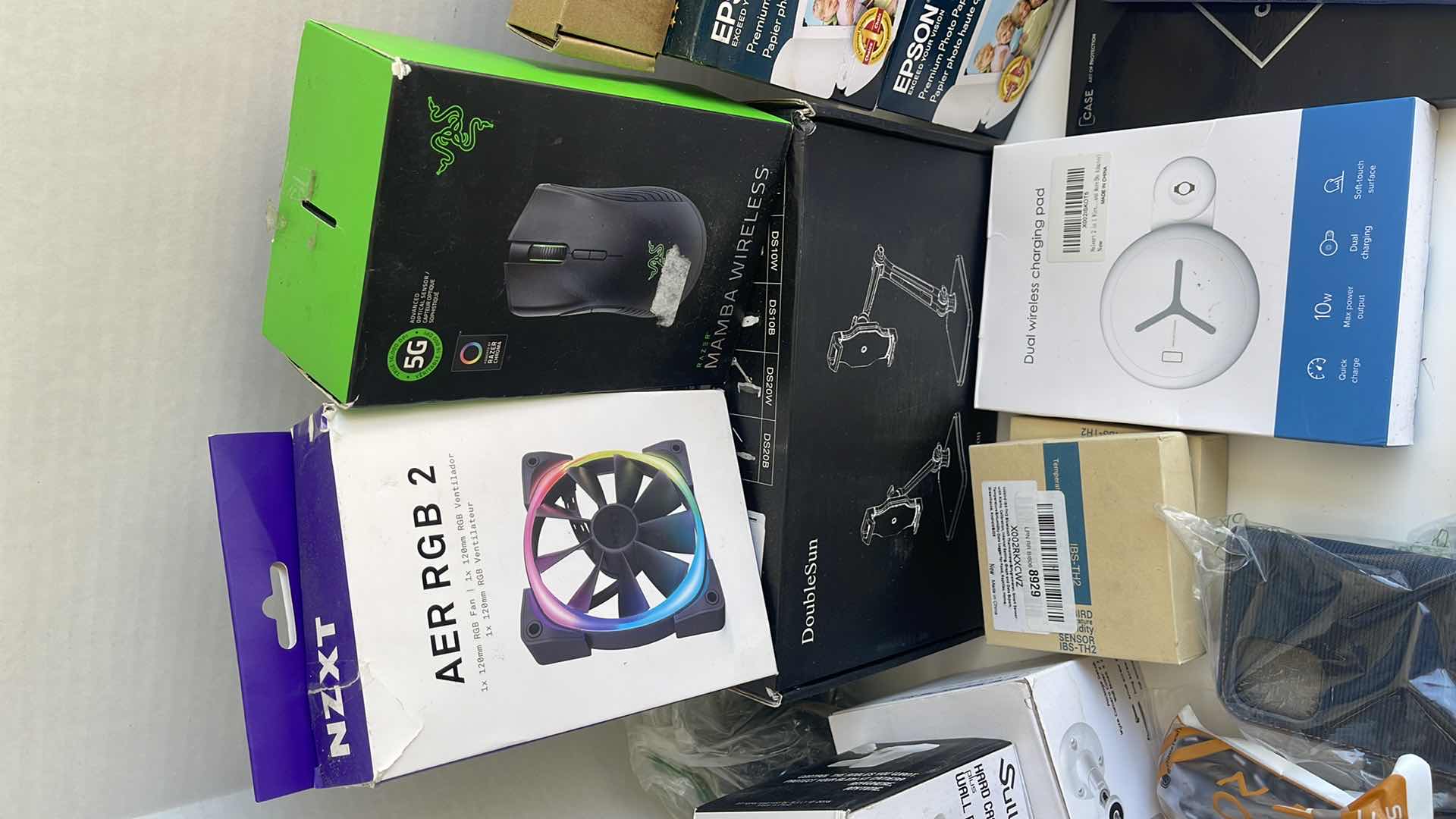 Photo 1 of TOTE OF ELECTRONIC ACCESSORIES