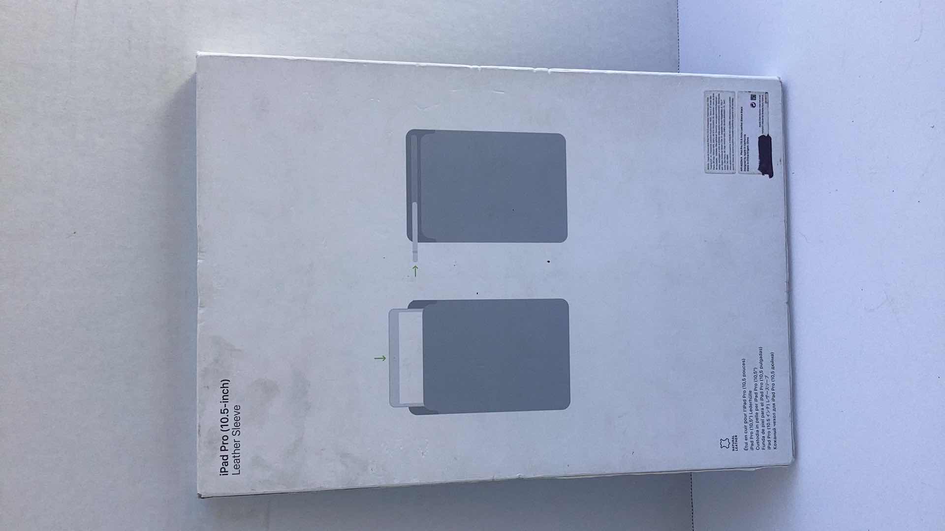 Photo 1 of IPAD PRO LEATHER SLEEVE