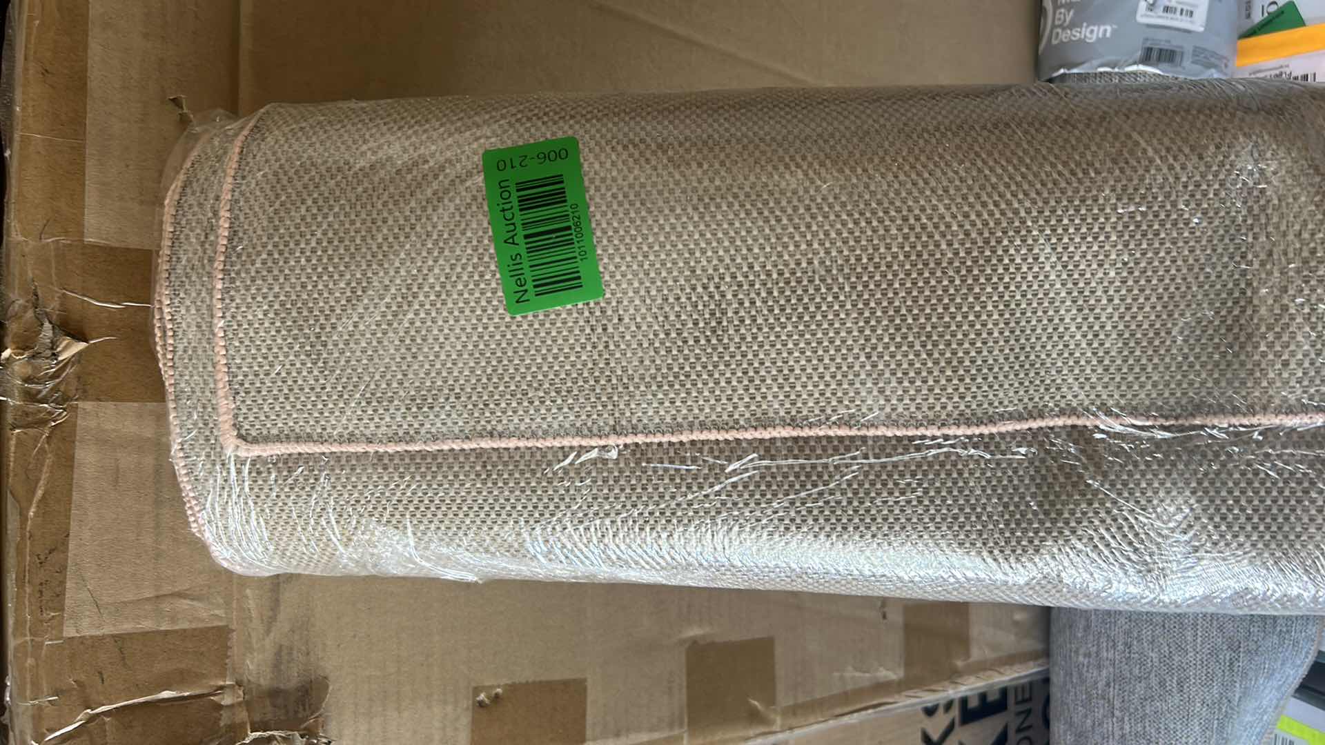 Photo 1 of PILLOWFORT 4’x5’6” PINK POLKA DOT RUG. $55