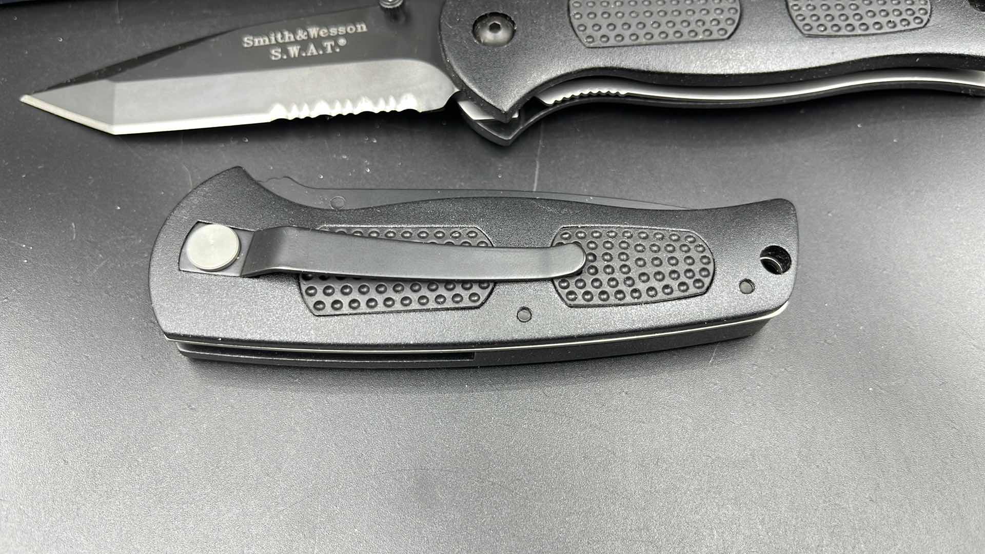 Photo 3 of 2 PC SMITH & WESSON S.W.A.T. KNIFE SW114