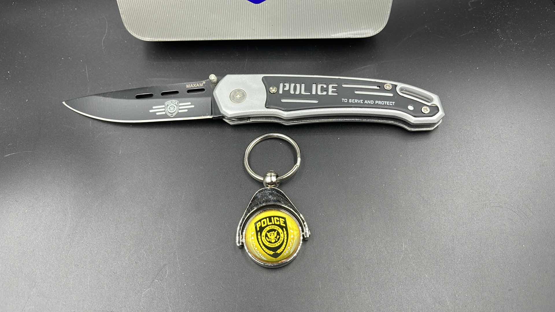Photo 1 of MAXAM POLICE LINER LOCK KNIFE & KEY RING SET 8”