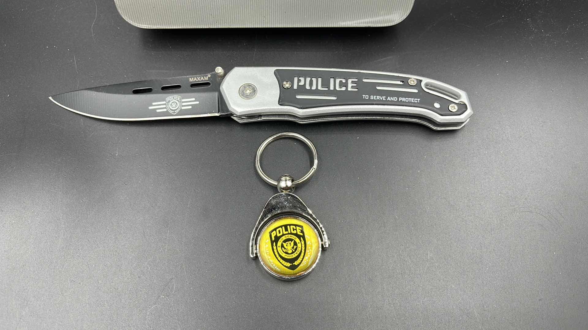 Photo 1 of MAXAM POLICE LINER LOCK KNIFE & KEY RING SET 8”