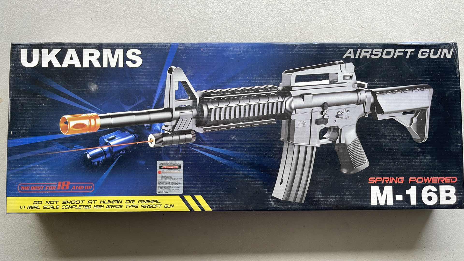 Photo 1 of UKARMS M-16B AIRSOFT GUN