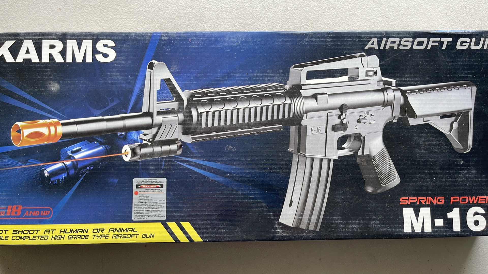 Photo 2 of UKARMS M-16B AIRSOFT GUN