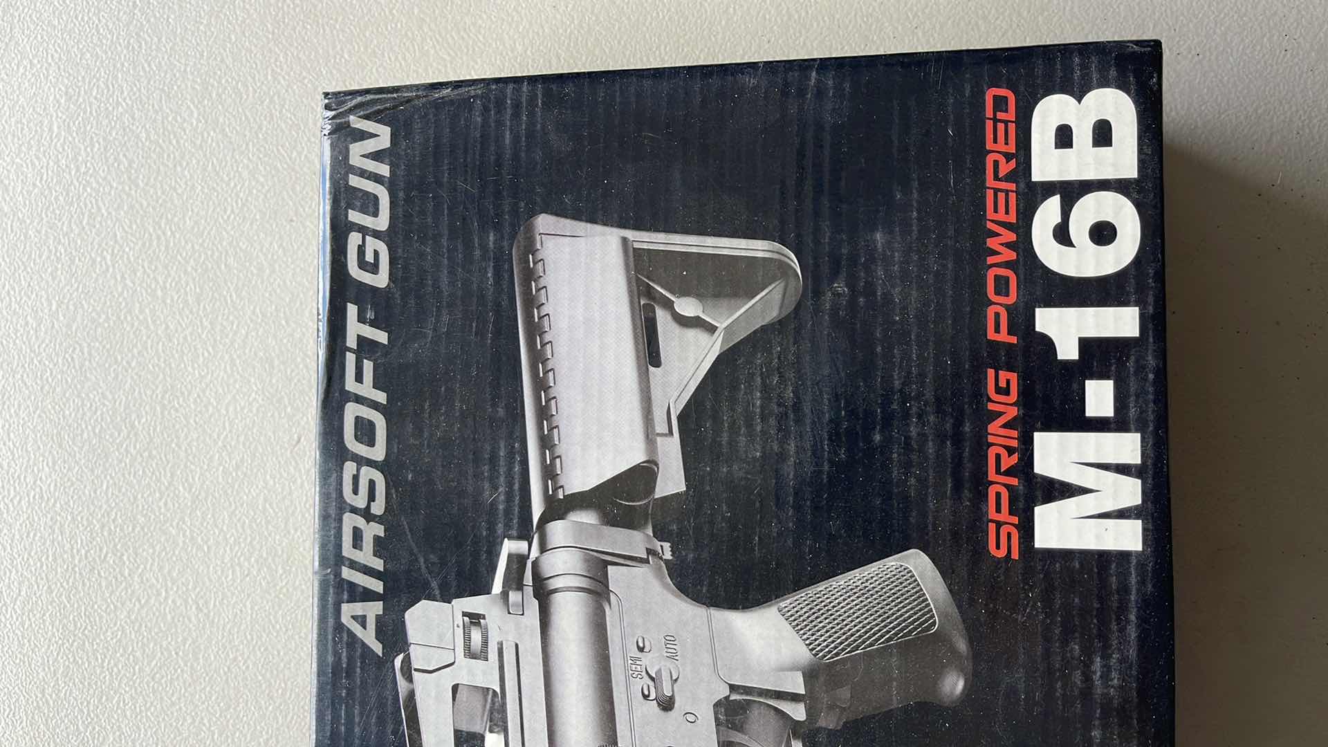 Photo 3 of UKARMS M-16B AIRSOFT GUN