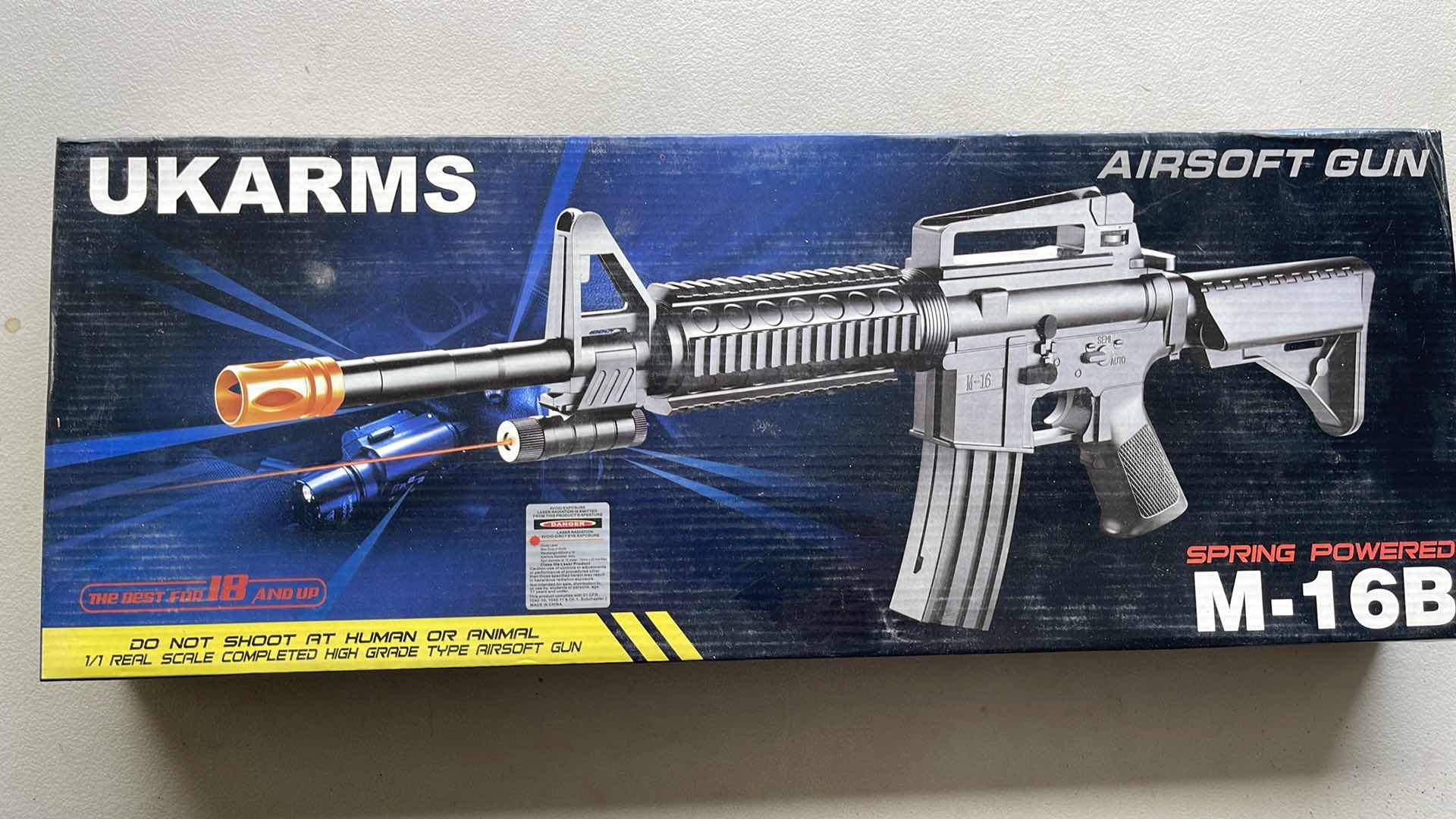 Photo 1 of UKARMS M-16B AIRSOFT GUN