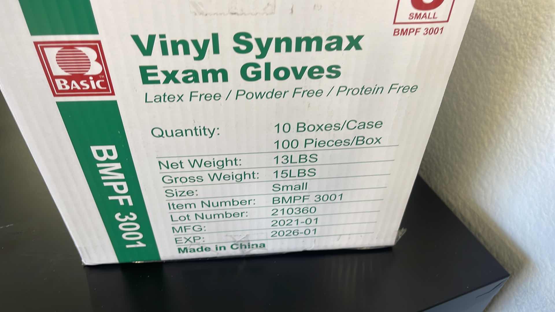 Photo 1 of 3 BOXES OF VINYL SYNMAX EXAM GLOVES SMALL (1000 GLOVES TOTAL)