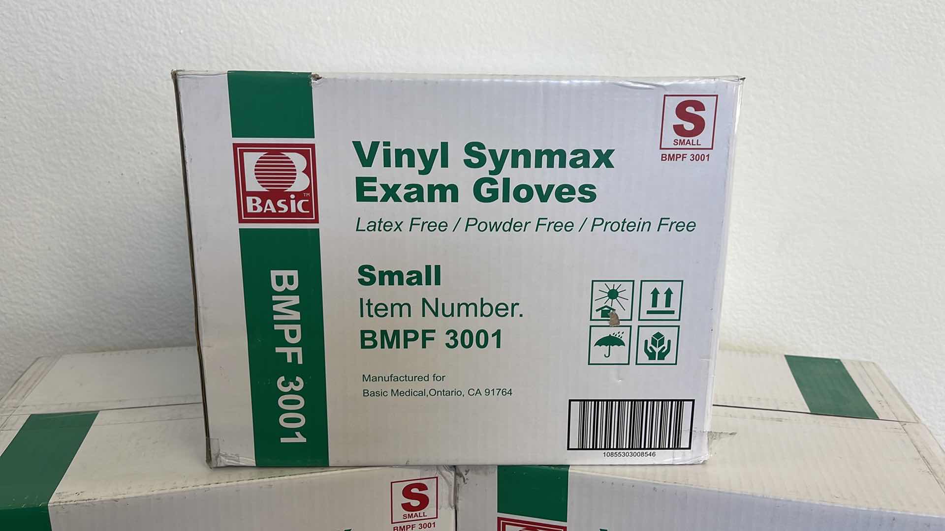 Photo 1 of 3 BOXES OF VINYL SYNMAX EXAM GLOVES SMALL (1000 GLOVES TOTAL)