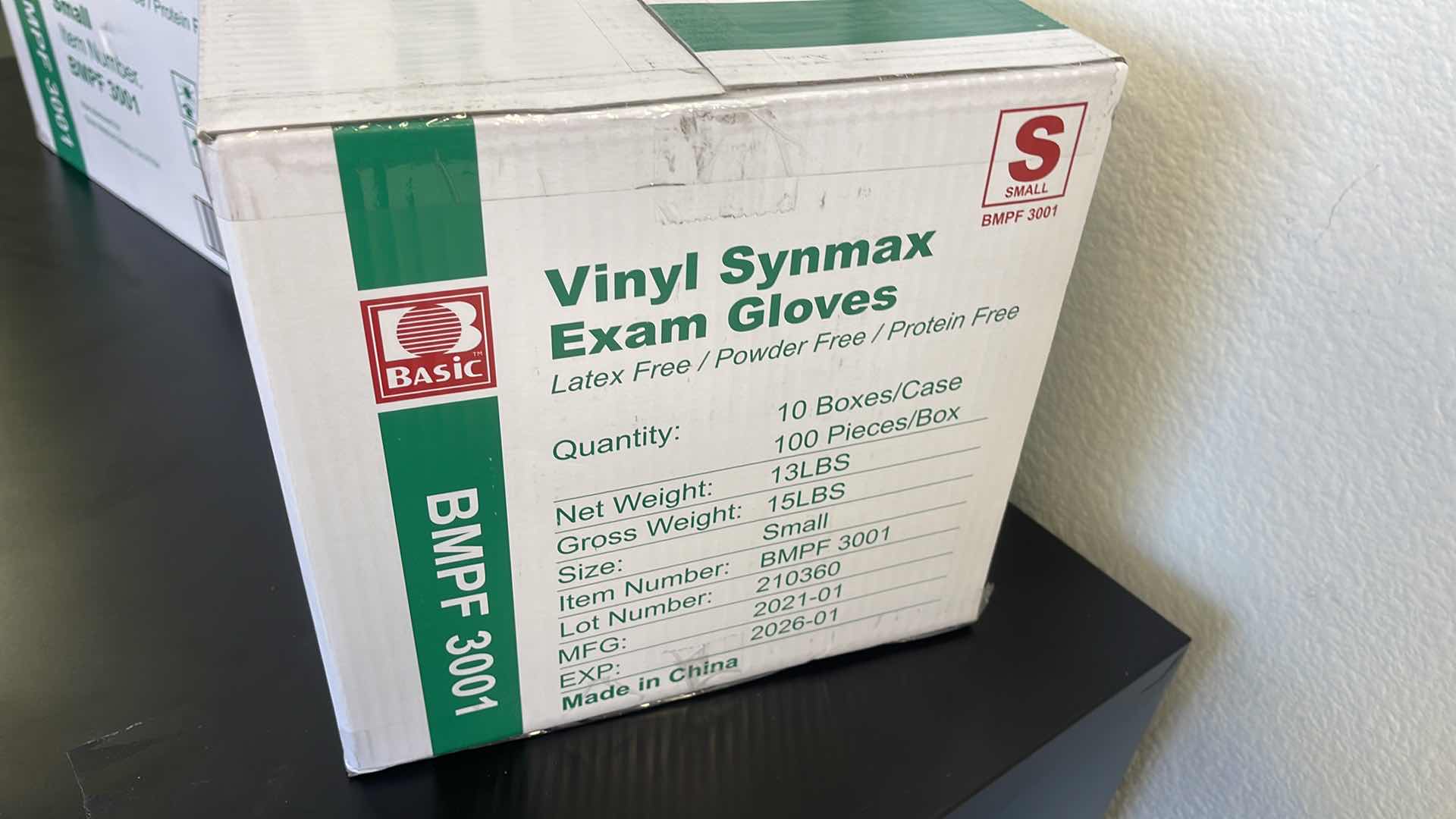 Photo 1 of 3 BOXES OF VINYL SYNMAX EXAM GLOVES SMALL (1000 GLOVES TOTAL)