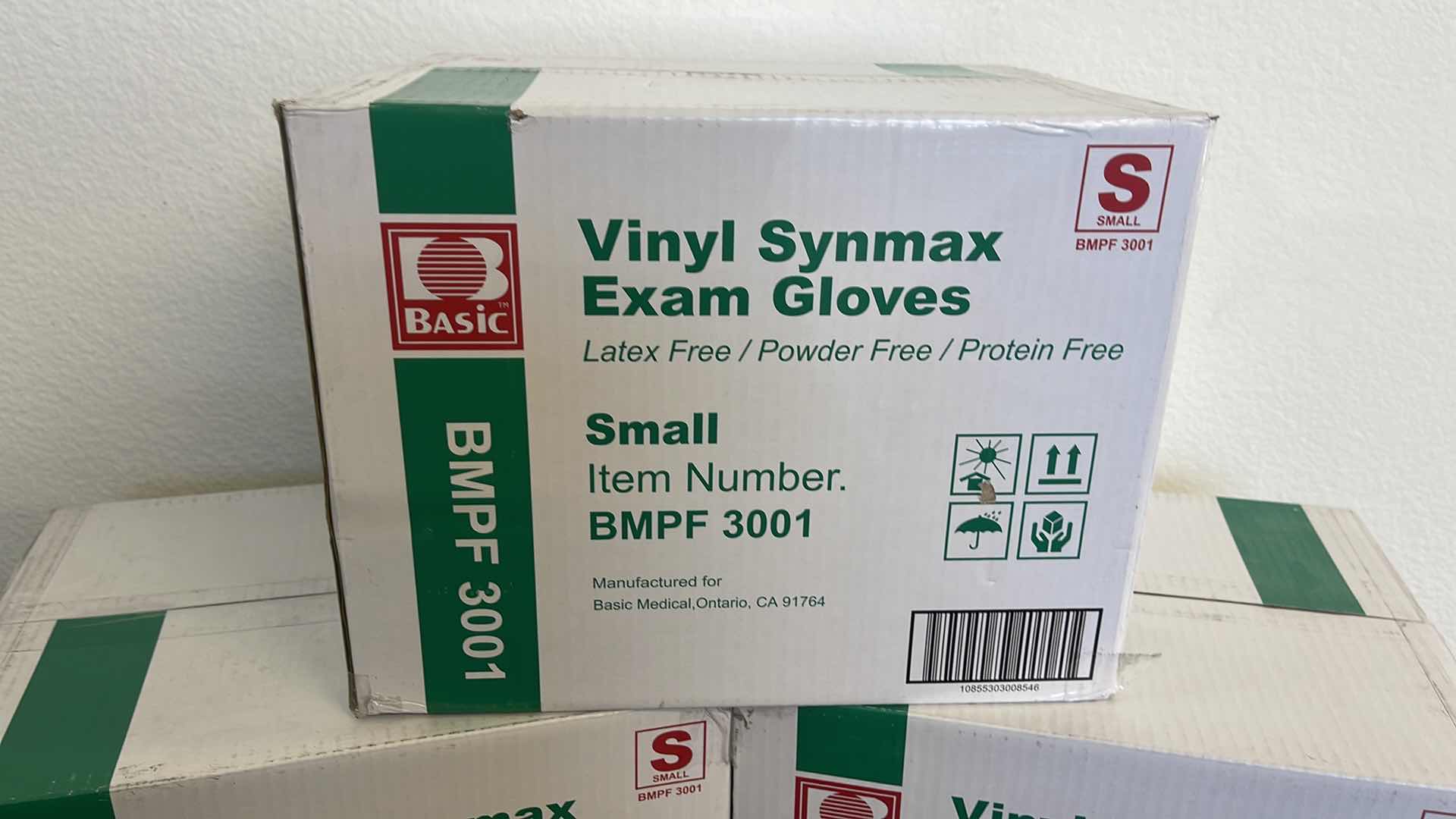 Photo 1 of 3 BOXES OF VINYL SYNMAX EXAM GLOVES SMALL (1000 GLOVES TOTAL)