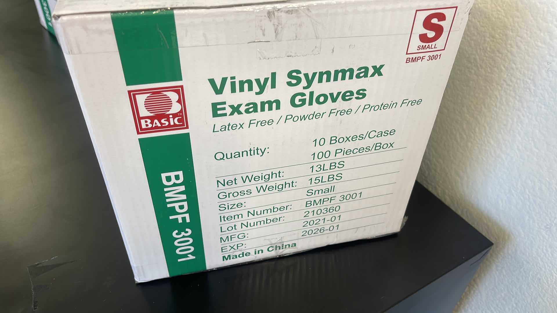 Photo 1 of 3 BOXES OF VINYL SYNMAX EXAM GLOVES SMALL (1000 GLOVES TOTAL)