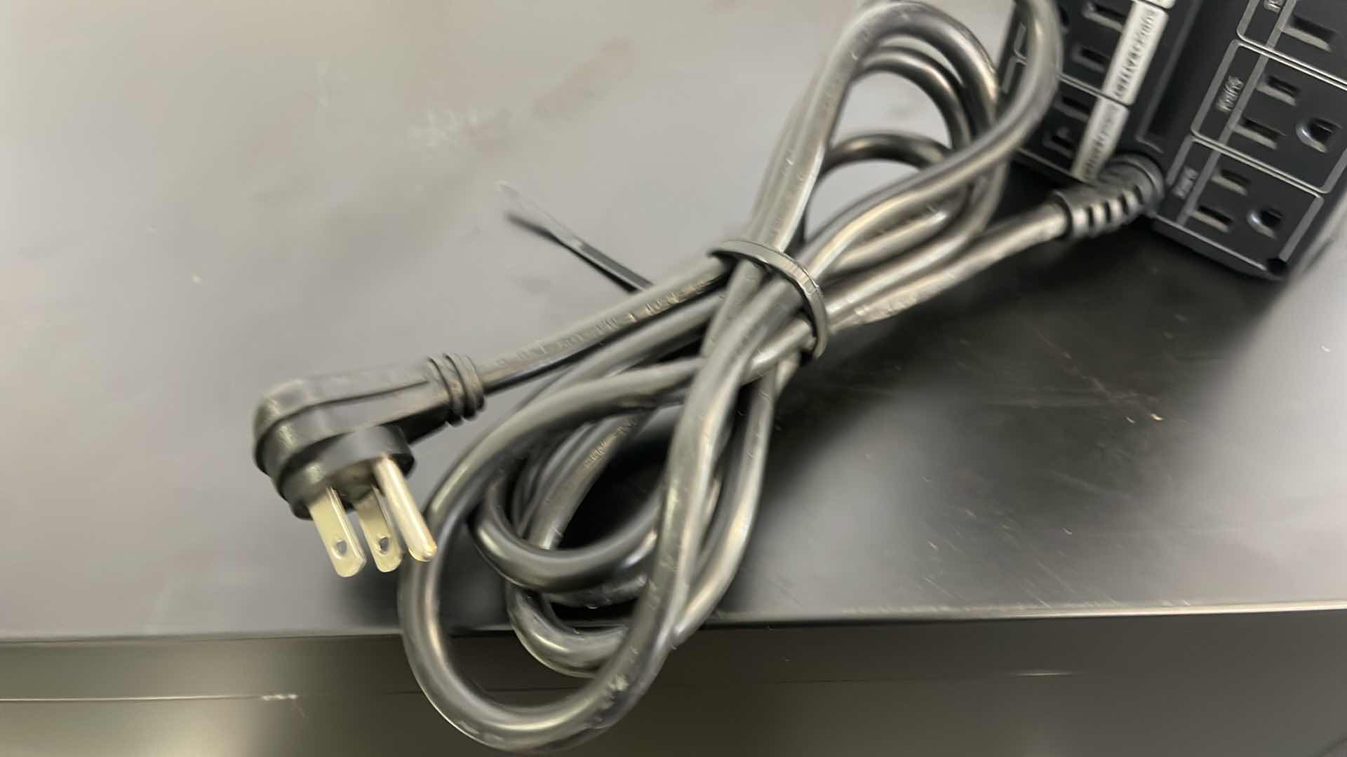 Photo 1 of CYBERPOWER 1350VA UPS COMPUTER BATTERY STORAGE 