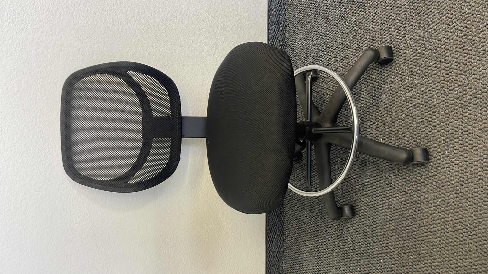 Photo 1 of LARGE ROLLING ADJ HEIGHT OFFICE CHAIR