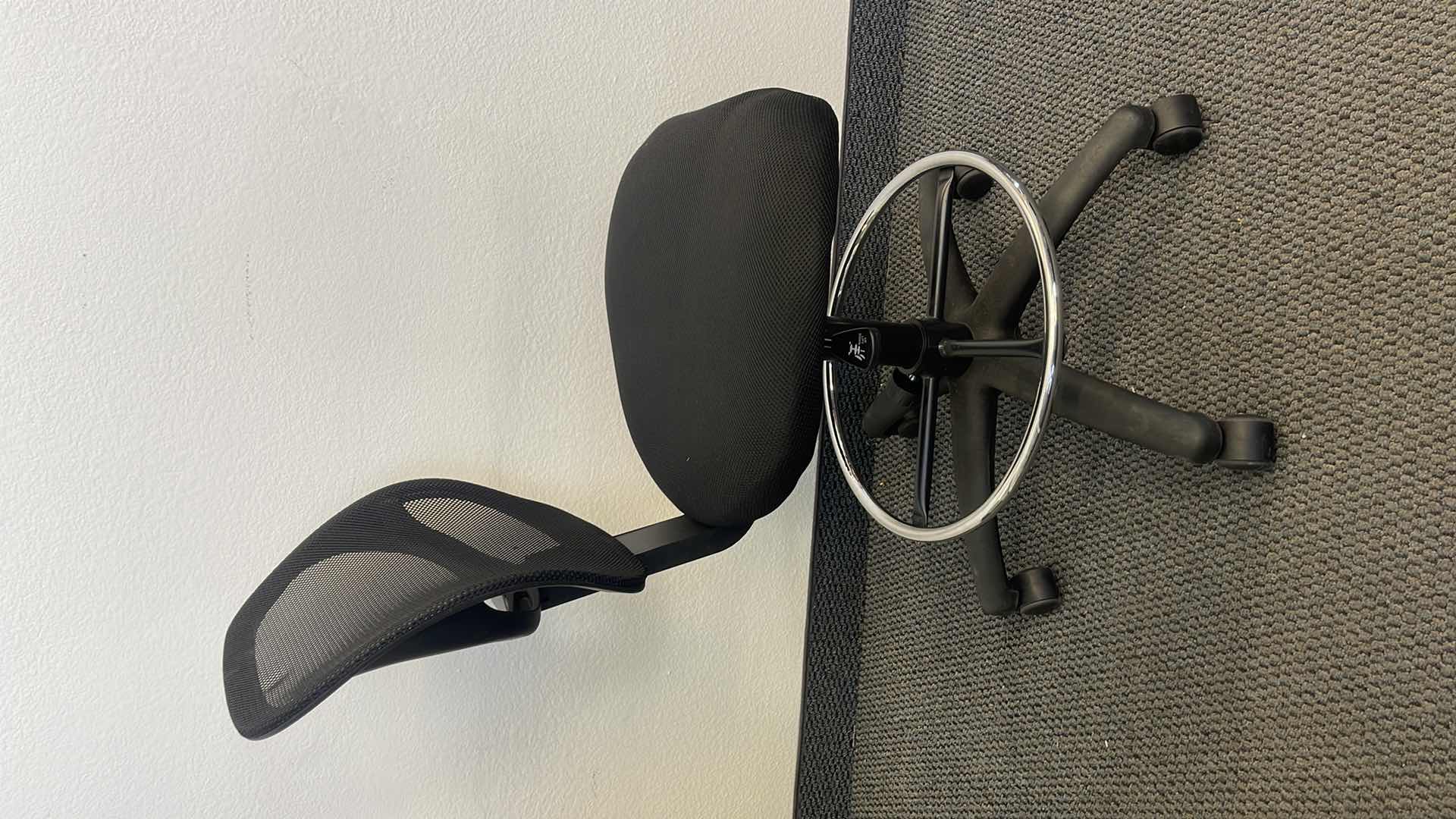 Photo 1 of LARGE ROLLING ADJ HEIGHT OFFICE CHAIR