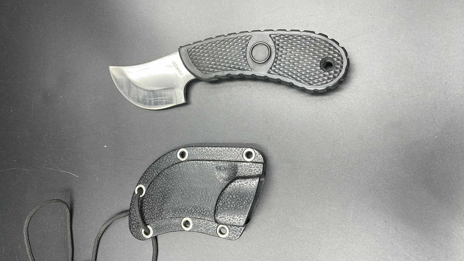 Photo 1 of HUNTING KNIFE 6” W SHEATH