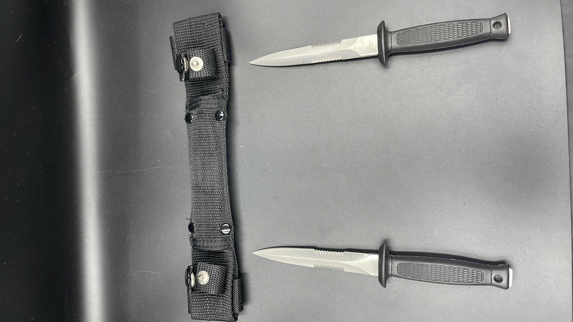 Photo 1 of 2 PC 7” KNIFE SET W SHEATH