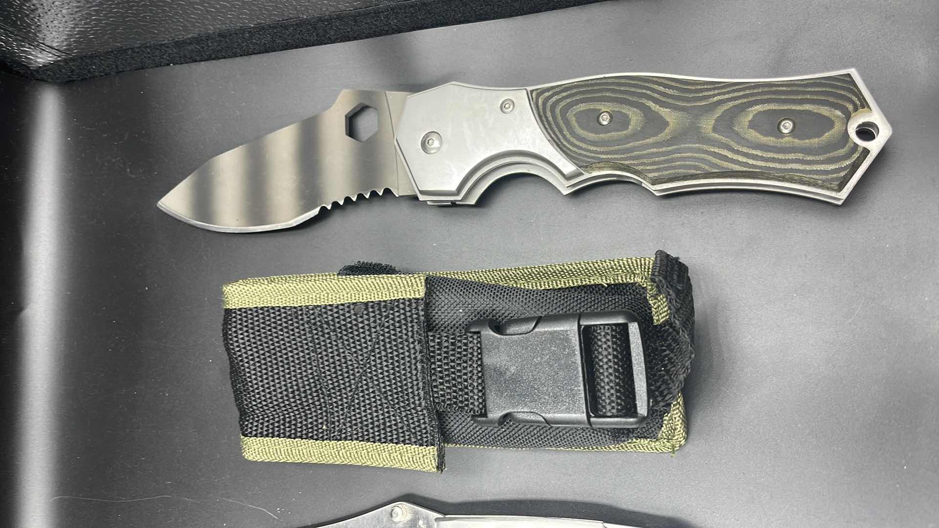 Photo 2 of 3 PC HUNTING KNIFE SET