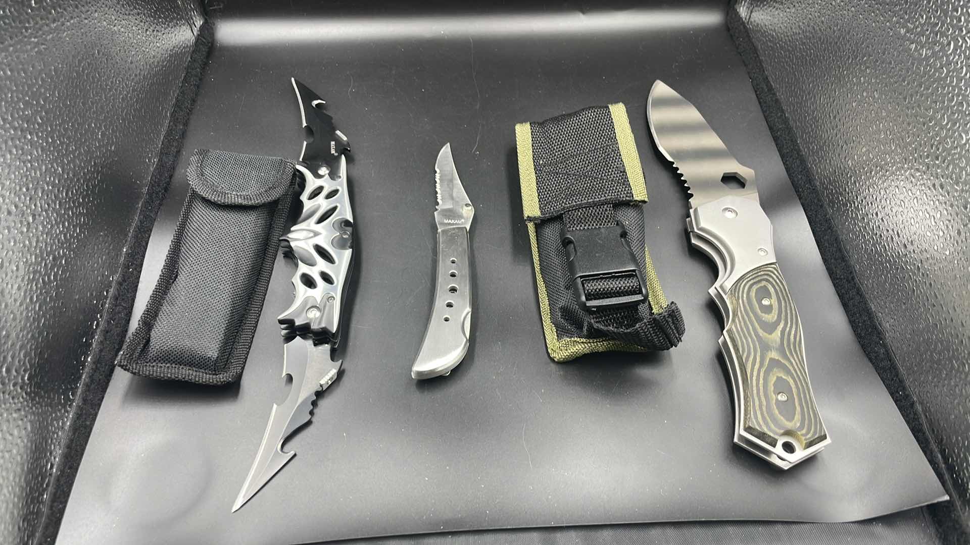 Photo 1 of 3 PC HUNTING KNIFE SET