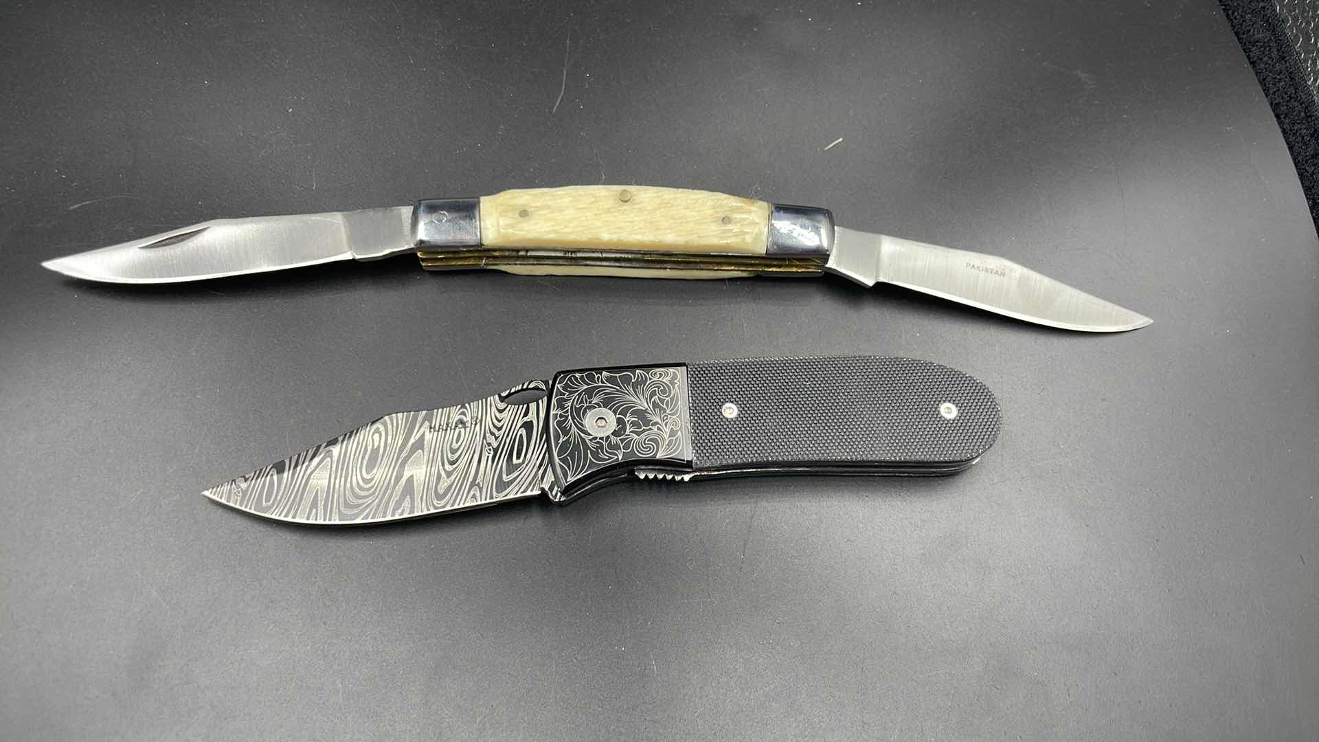 Photo 1 of 2 PC HUNTING KNIFE SET