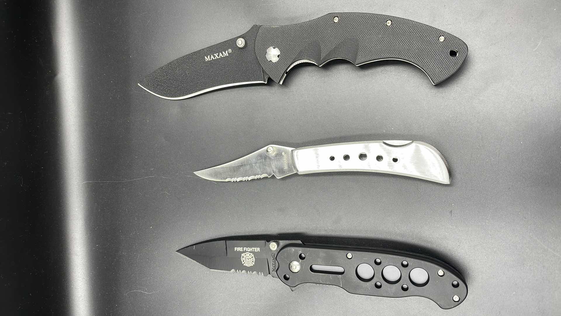 Photo 1 of 3 PC HUNTING KNIFE SET