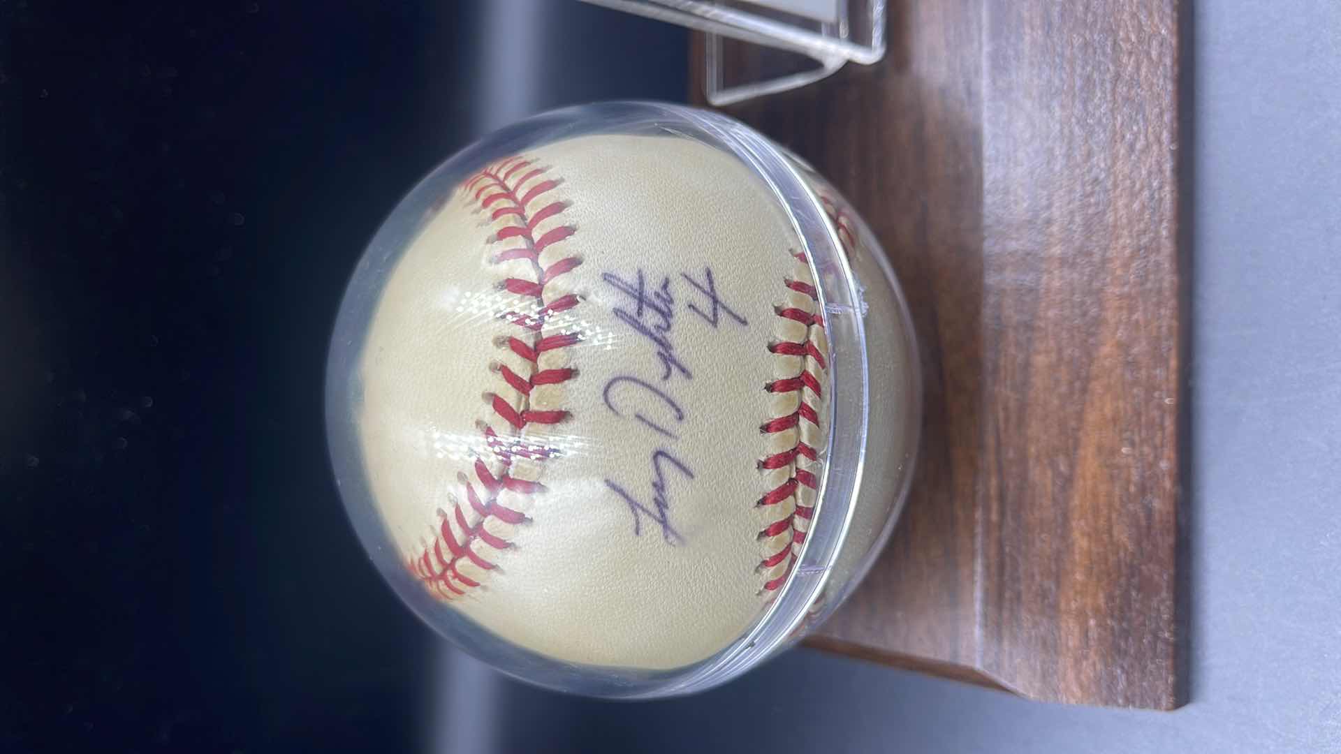 Photo 2 of 1986 LEN DYKSTRA AUTOGRAPHED CARD & BASEBALL