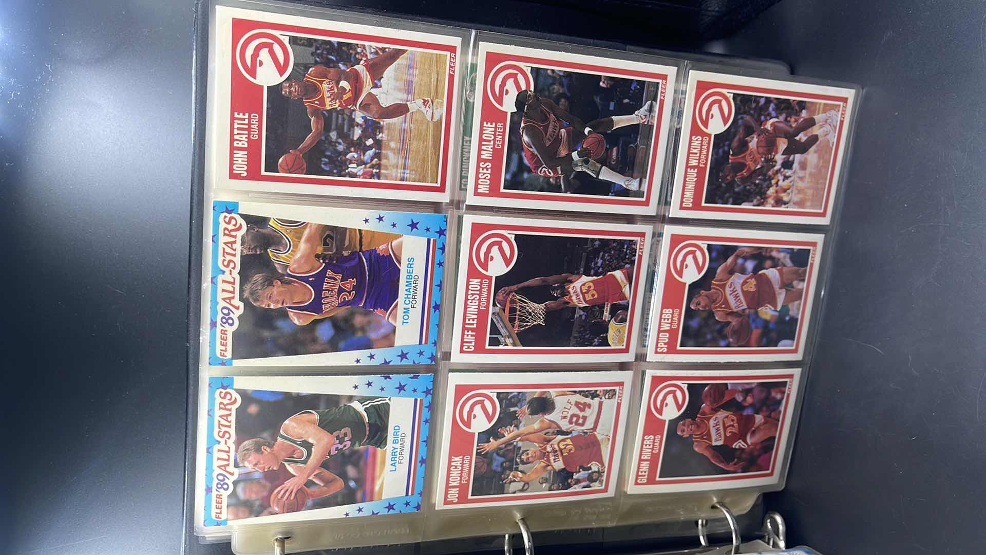 Photo 1 of 1989 FLEER BASKETBALL CARDS W BINDER