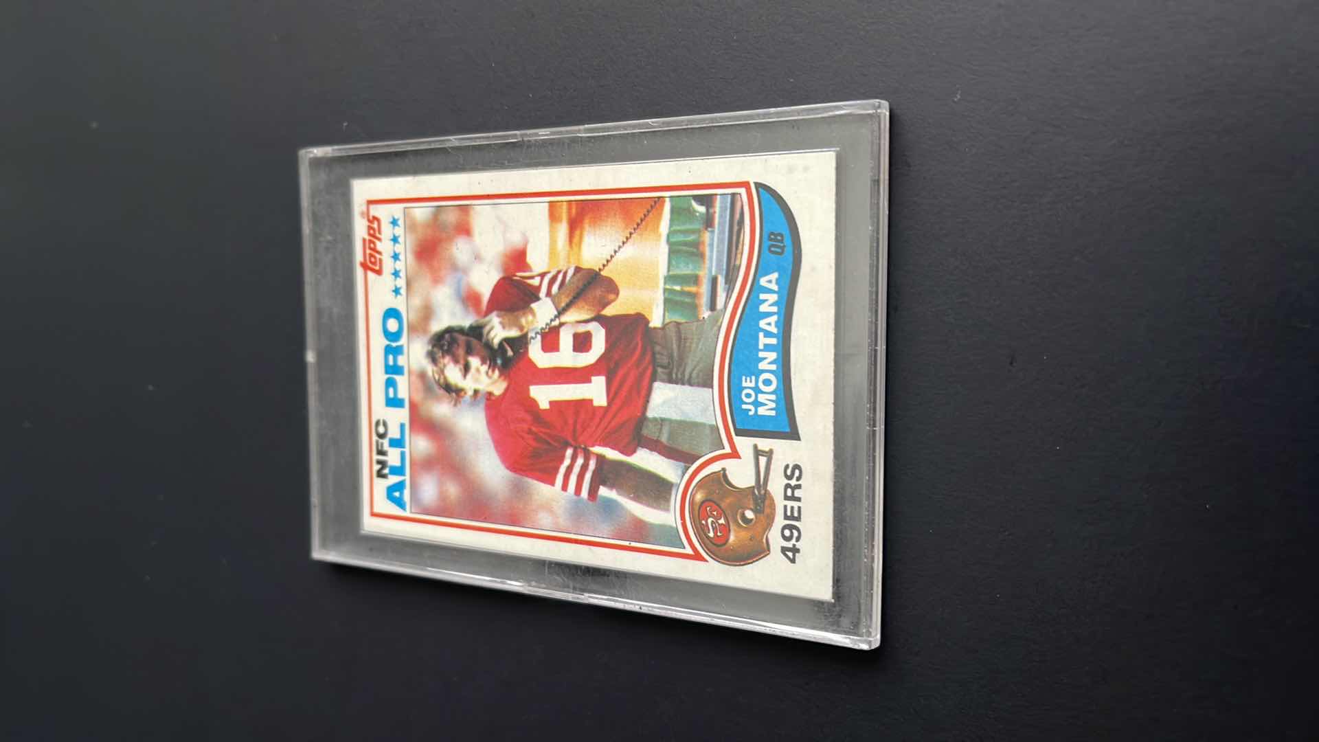 Photo 1 of 1982 JOE MONTANA TOPPS CARD 488